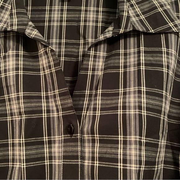 Ladies black/white St Johns Bay plaid blouse. 2X - Picture 3 of 5